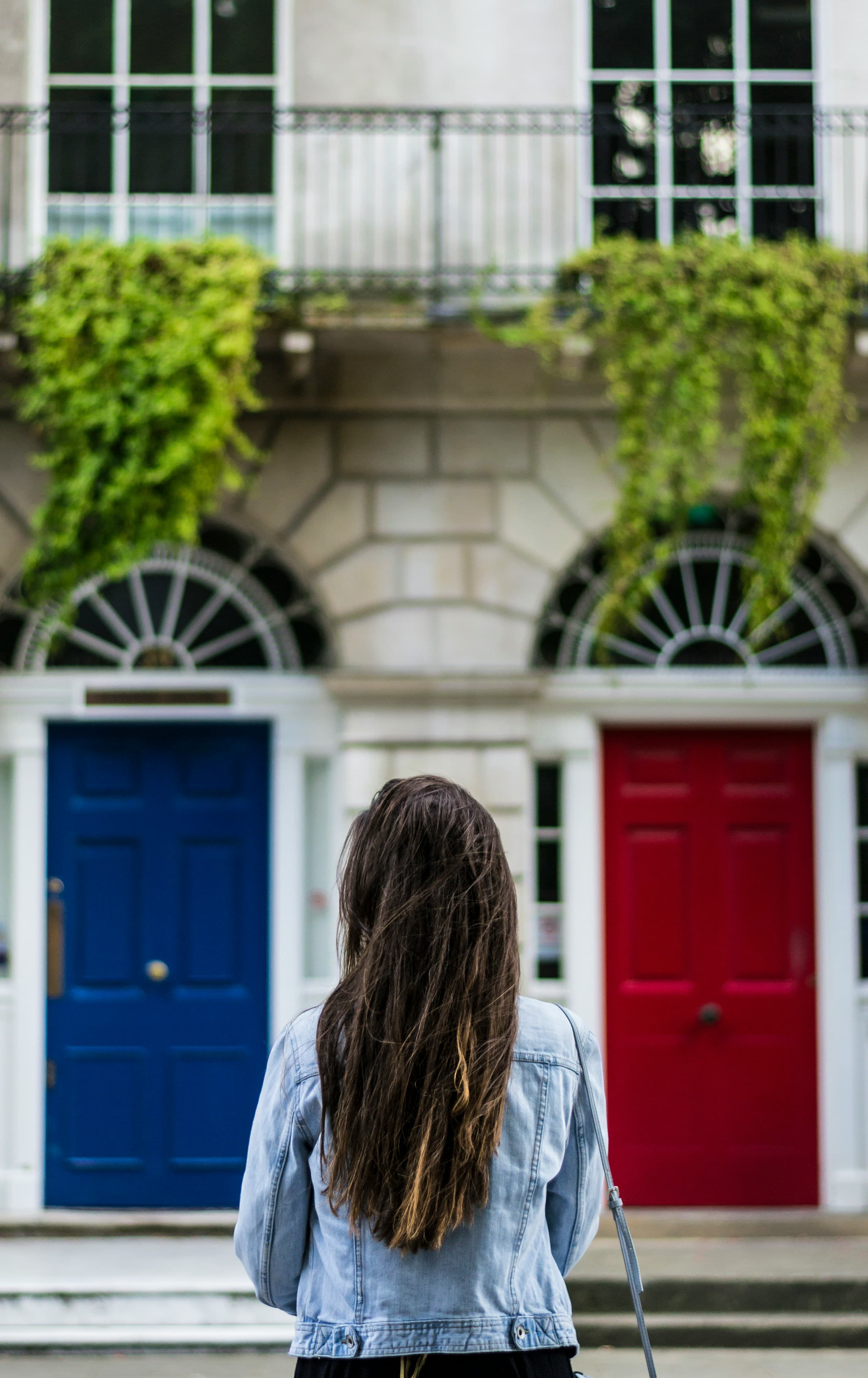 Evaluating a building's exterior condition and curb appeal